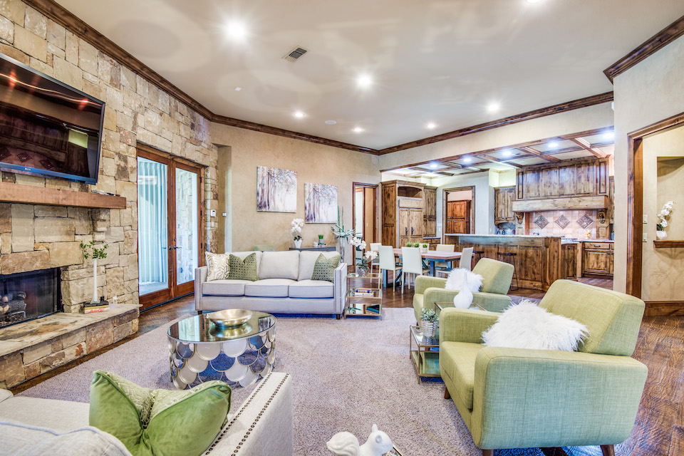 Home at 1433 Cottonwood Valley Court in Irving, Texas